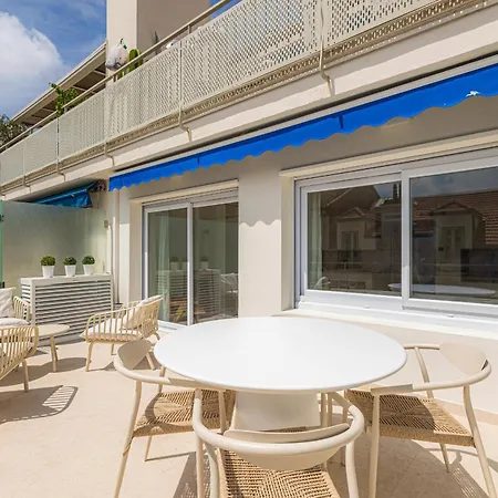 Daire Sublime 3 Pieces Entierement Renove Dans Le Centre De Cannes