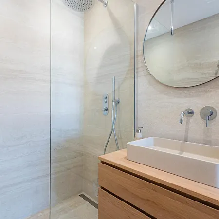 Sublime 3 Pieces Entierement Renove Dans Le Centre De *